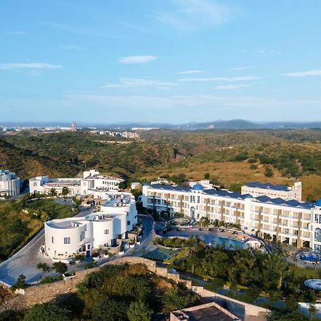 Ramee Royal Resort & Spa - Ουνταϊπούρ Εξωτερικό φωτογραφία