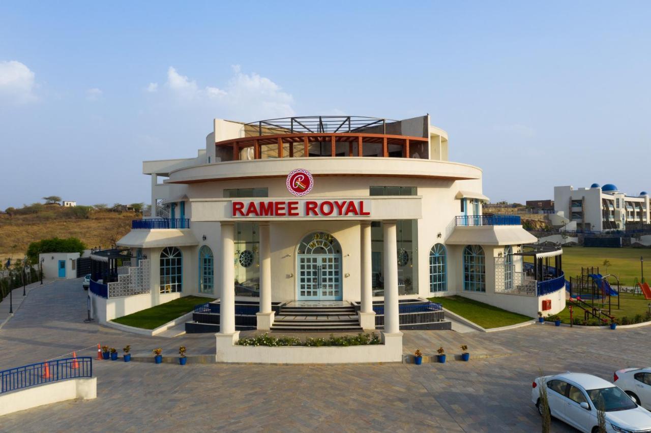 Ramee Royal Resort & Spa - Ουνταϊπούρ Εξωτερικό φωτογραφία