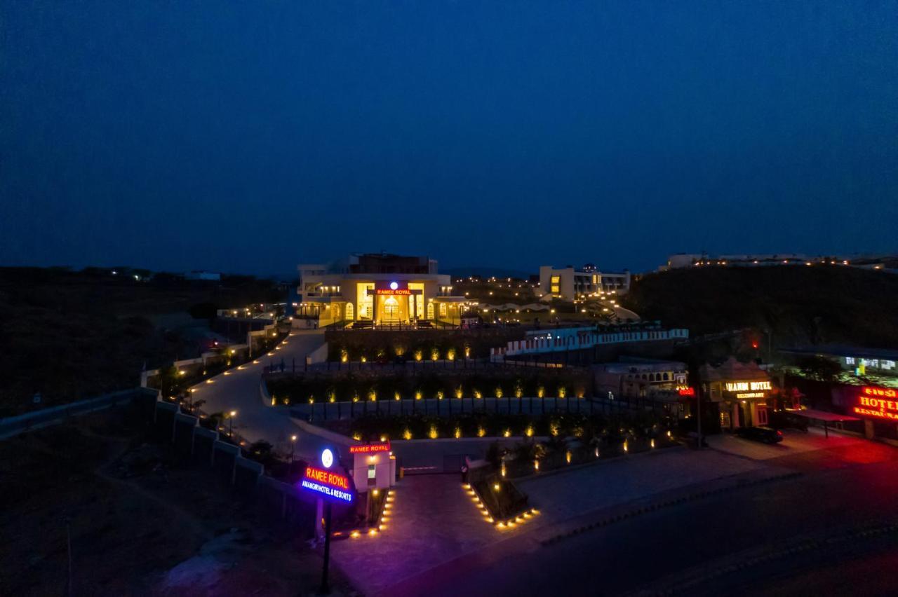 Ramee Royal Resort & Spa - Ουνταϊπούρ Εξωτερικό φωτογραφία