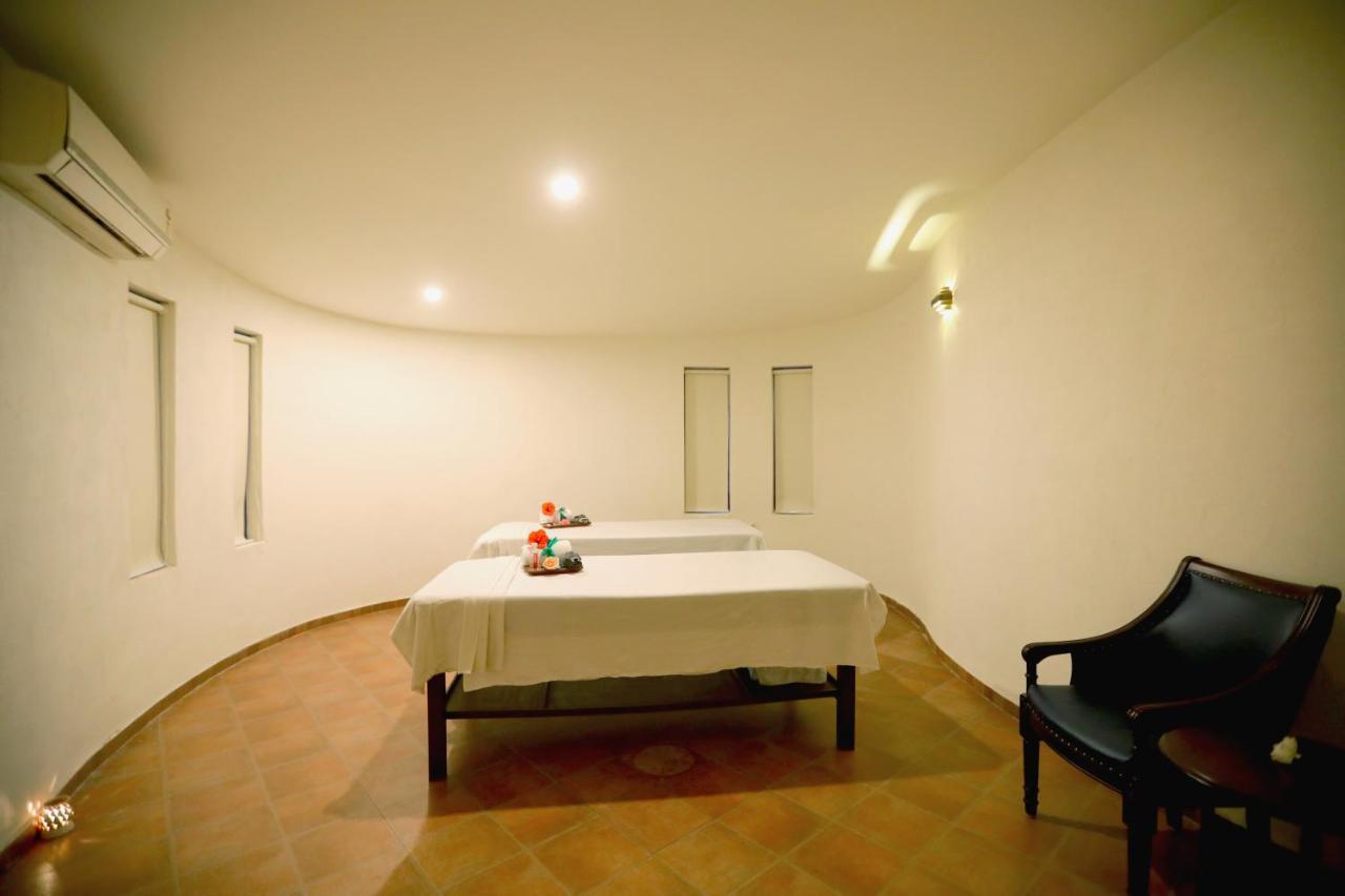 Ramee Royal Resort & Spa - Ουνταϊπούρ Εξωτερικό φωτογραφία