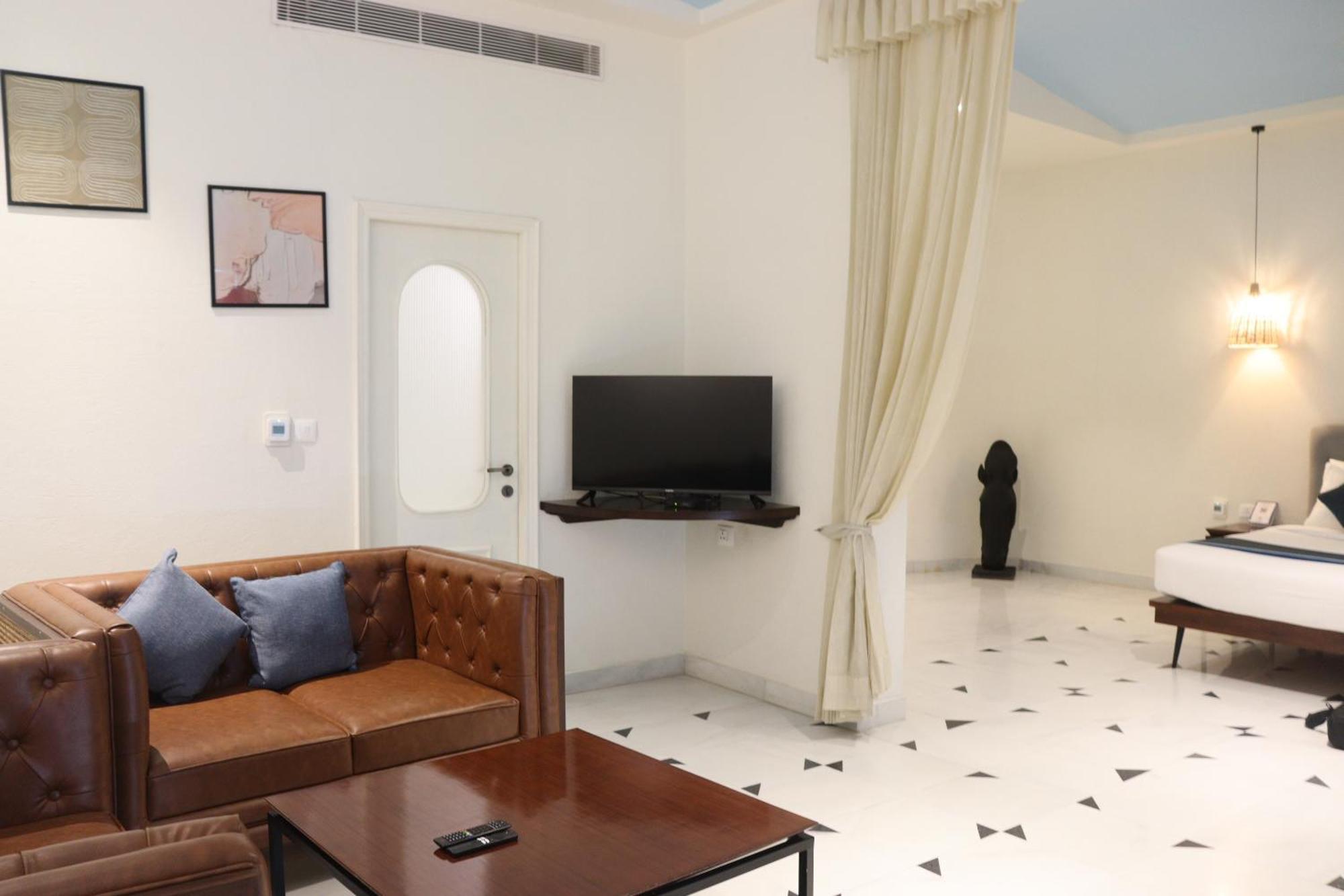 Ramee Royal Resort & Spa - Ουνταϊπούρ Εξωτερικό φωτογραφία